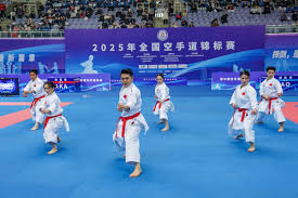 复杂多面的 复杂多面的